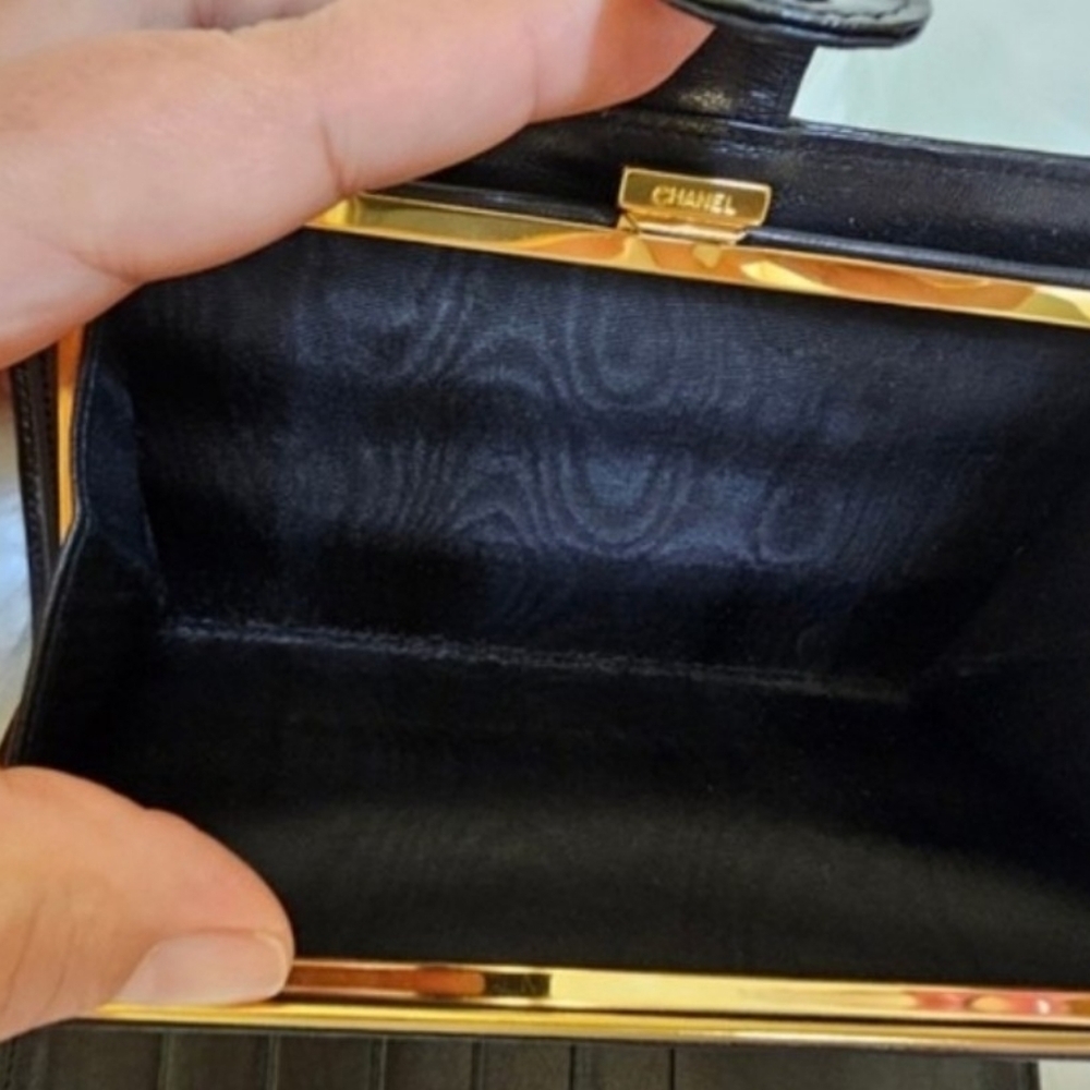 CHANEL CC Logo Patent Leather Long Bifold Wallet - Picture 9 of 12
